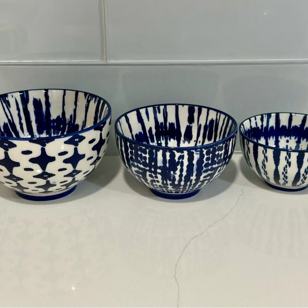 West Elm Set of 3 Indigo Blue Tie Dye Nesting Bow Cobalt Blue & WhiteBowl Dish
